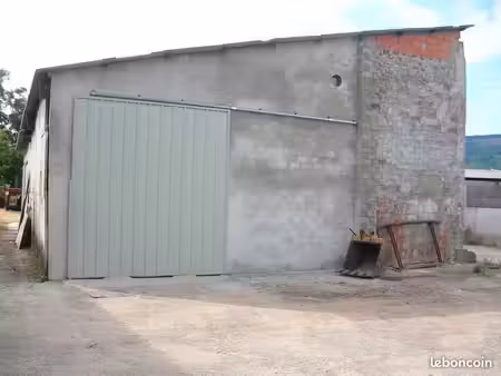 recherche garage ou hangar pour caravane