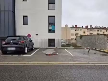 place de parking à louer