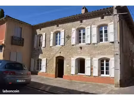 location maison de village avec courette