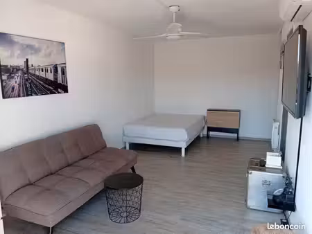 location appartement la faviere/ bormes les mimosas