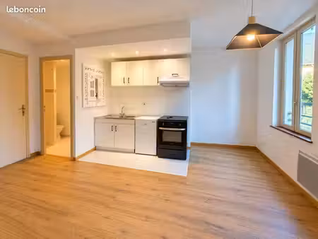 ? appartement meublé lumineux – centre historique d’hennebont – 410 + 15 de charges