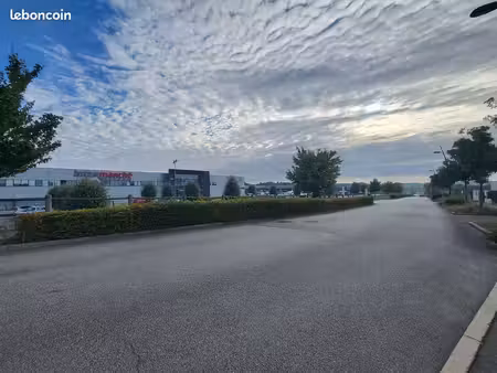 local commercial 450 m² locminé