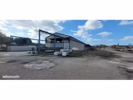 local industriel 3 850 m²