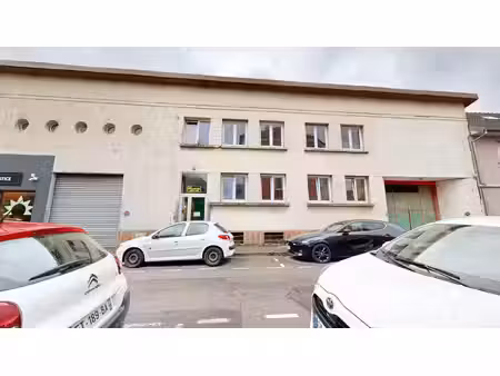 immeuble à usage mixte en 2 appatements t3 de156 m²  et un local commercial de 319 m²
