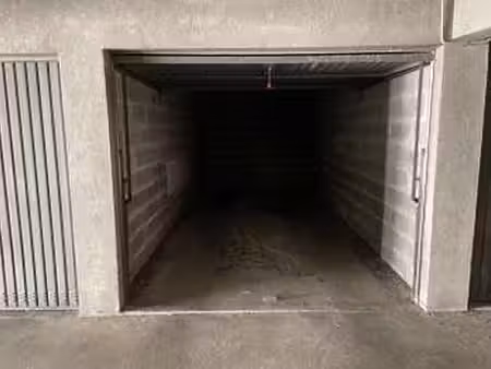 vente garage et parking à angers (49000) : à vendre / 15m² angers