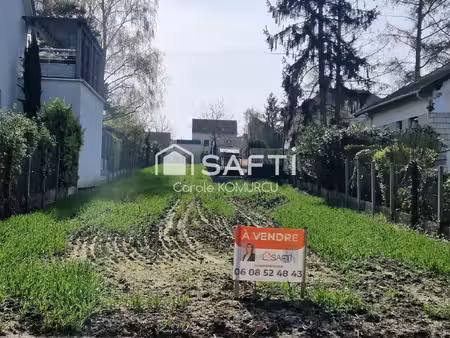 terrain constructible entre 2 gares à eragny (95610)