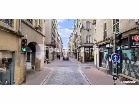 local commercial 224 m²