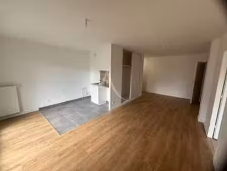 location appartement 4 pièces à challans (85300) : à louer 4 pièces / 82m² challans
