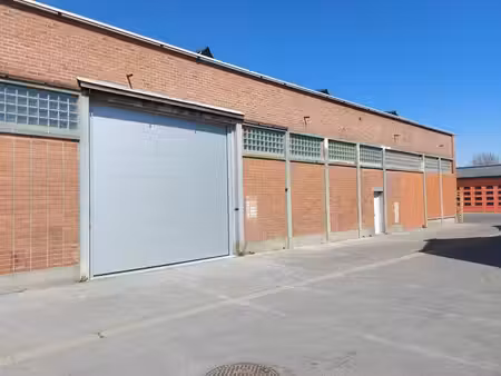 magazijn / opslag / 370m²