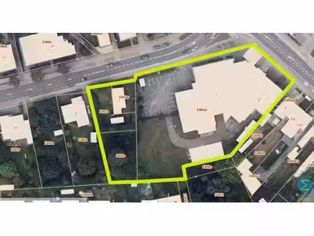 projectgrond van 6.273m²  gelegen nabij het centrum.