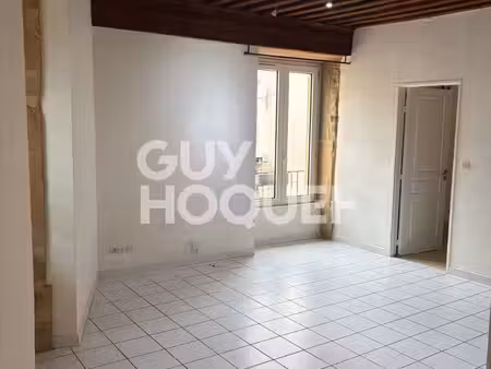 a louer t2 de 36 m² au centre village de st symphorien d ozon.