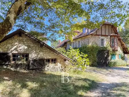 maison chambéry - 8 chambres - 527m²