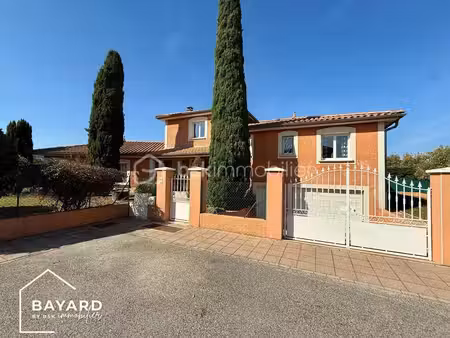 genas parc du château de veynes – belle maison familiale composée de 4 chambres