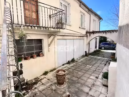 maison de village composée de deux appartements