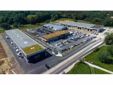 vente local d'activités salleboeuf 774 m²