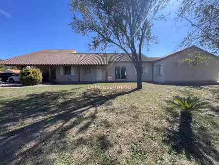 charmante maison familiale de 9 pièces avec grande parcelle de terrain et garage à colombi