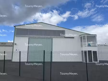 location local d’activités 842m²