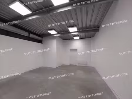 location entrepôt donges 44480 124m²