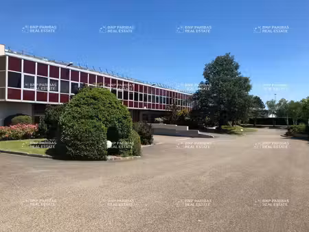 location local d’activités coignières 78310 963m² à 4537m²