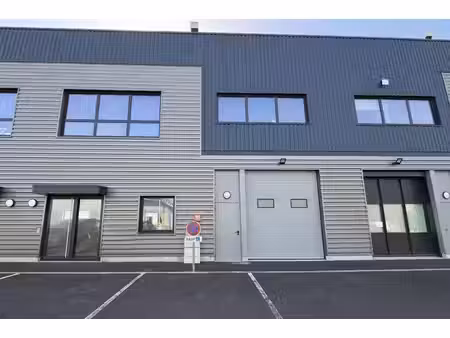 location local d’activités aubergenville 78410 405m²