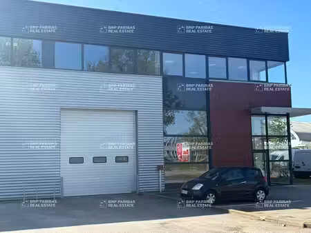 location local d’activités élancourt 78990 515m²