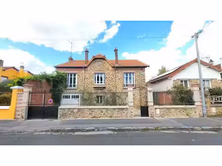 maison de 5 pièces de luxe en vente à vaires-sur-marne  île-de-france