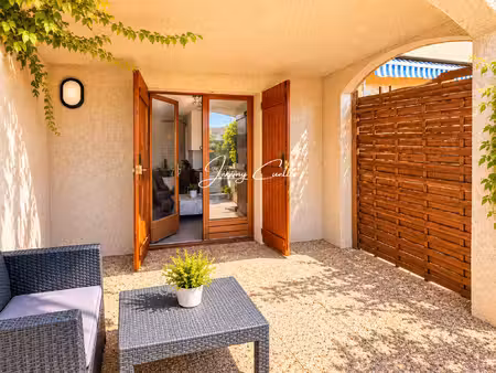 studio avec jardin privatif - piscine et gardien - proche mer