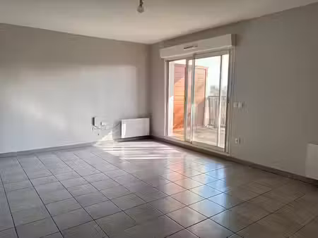 location appartement 3 pièces 68m2 pau 64000 - 800 € - surface privée