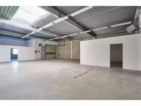 location local d’activités 385m² à 640m²
