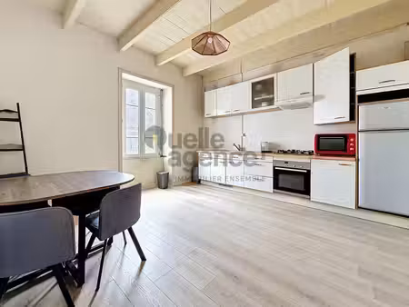 maison 9 pièces de 112 m2 à sizun