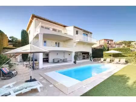 maison d'exception à vendre à saint-aygulf - vue mer