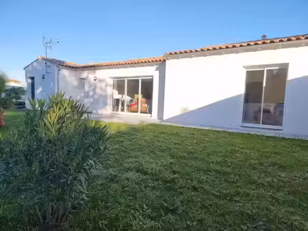 location meublée maison 4 pièces 101.2 m² à rivedoux-plage (17940)  2 120 €