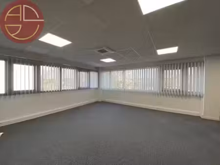 location locaux professionnels 100 m² à castelnau-d'estrétefonds (31620)  1 619 €