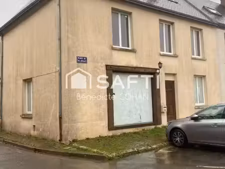 maison de ville  possibilité de professions libérales  5 chambres avec garage et deux jard