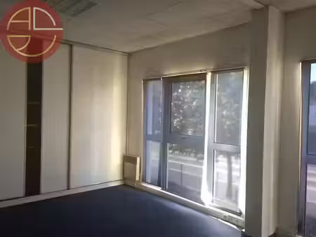 location locaux professionnels 33 m² à saint-jean (31240)  289 €