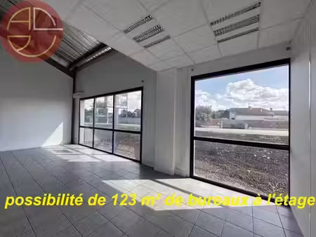 location locaux professionnels 3 pièces 136 m² à la salvetat-saint-gilles (31880)  1 257 €