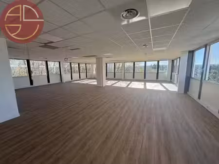 location locaux professionnels 210 m² à labège (31670)  2 275 €