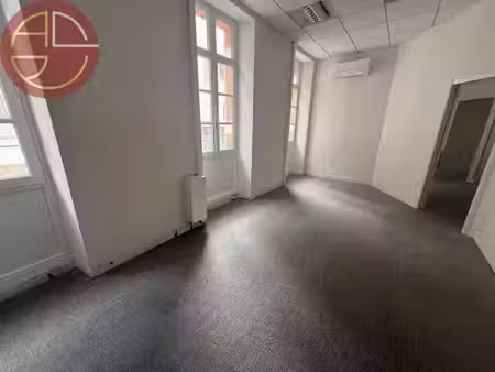location locaux professionnels 180 m² à toulouse (31000)  3 125 €