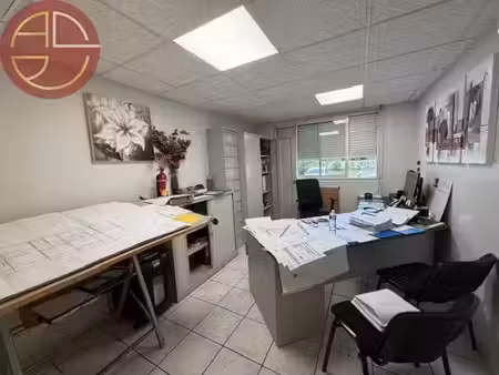 location locaux professionnels 210 m² à toulouse (31000)  3 001 €