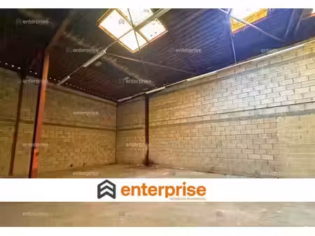 location local d’activités saint maximin 60740 244m²
