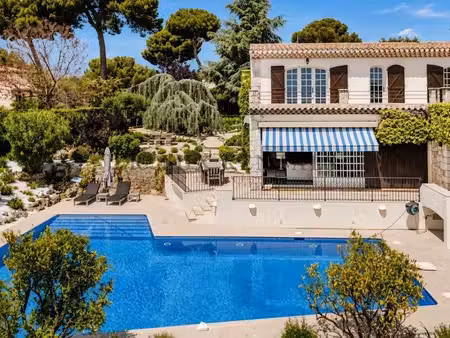 villa de 5 chambres de luxe en location antibes  france