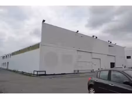 location local commercial