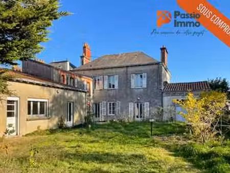 vente maison à clisson (44190) : à vendre / 239m² clisson