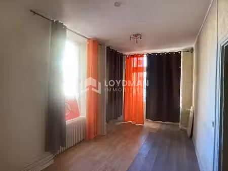 maison à usage d'habitation de 95 5 m² et dépendances