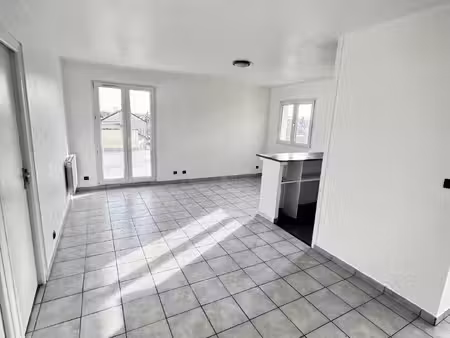 appartement de type f2 proche de la gare de villeparisis