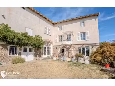 maison de 6 pièces de luxe en vente à belleville-sur-saône  auvergne-rhône-alpes