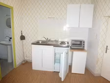 studio semi meublé de 27 m² centre-ville  la ferté