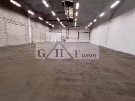 location local commercial