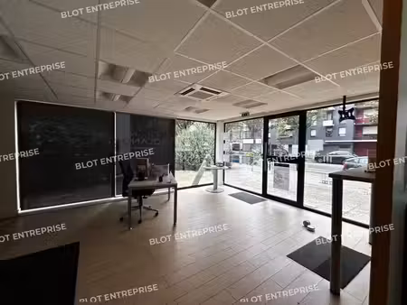 location bureaux nantes 44300 122m²