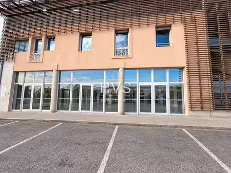 location commerce venelles 13770 90m²